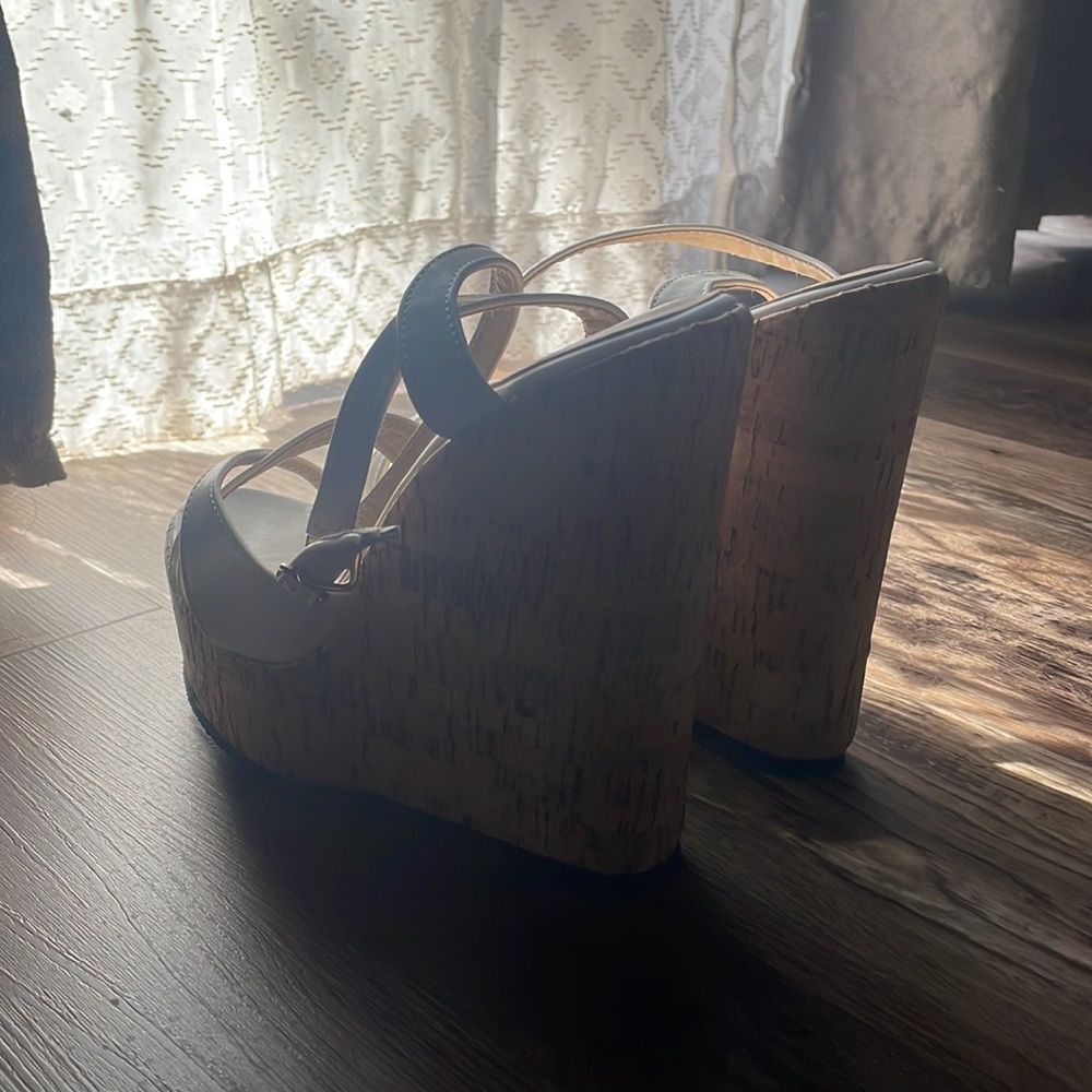 White Wedges - Picture 4 of 4